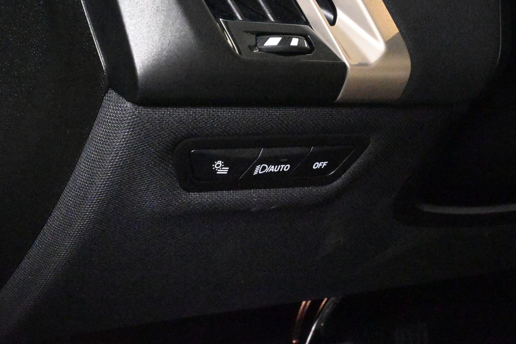 Thumbnail: 2025 BMW iX - 25