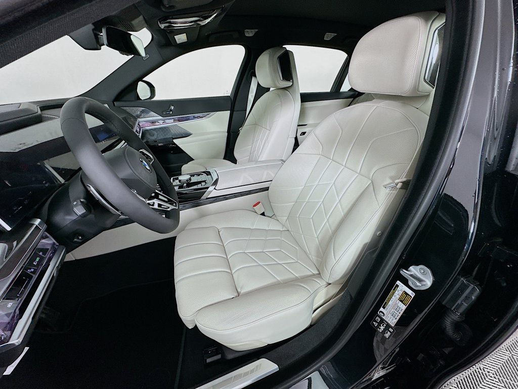 Thumbnail: 2026 BMW 7 Series - 16