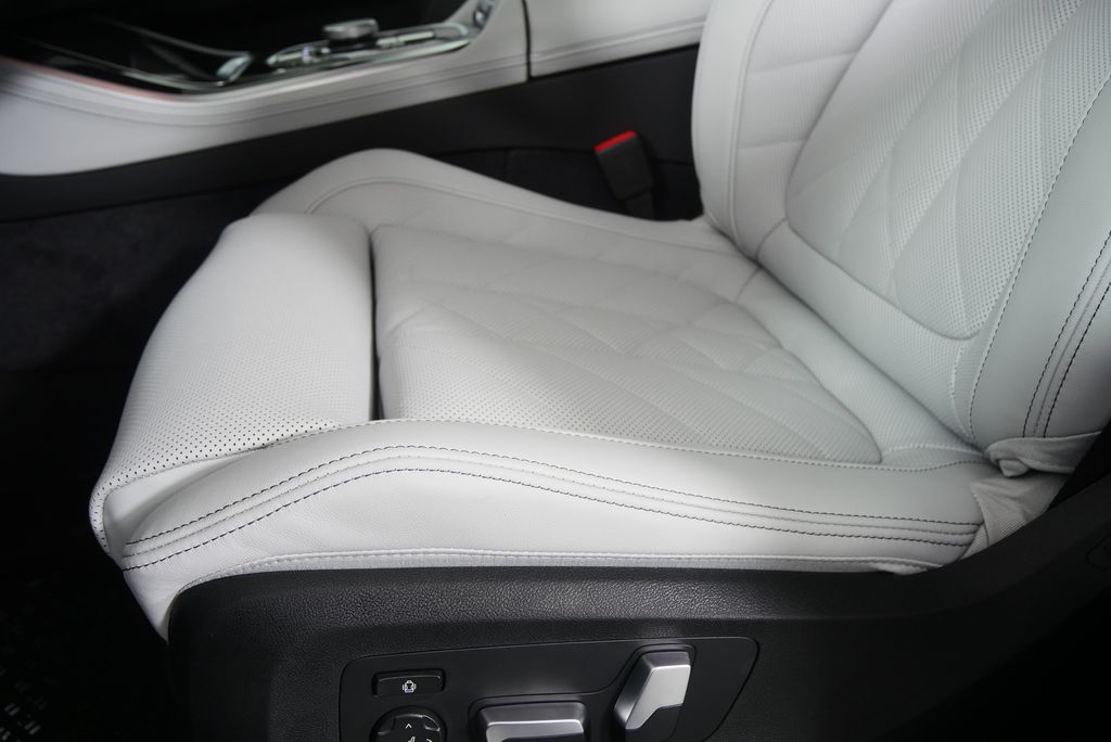 Thumbnail: 2026 BMW X5 - 10