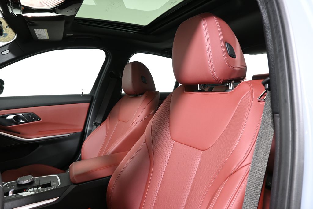 Thumbnail: 2024 BMW 3 Series - 16