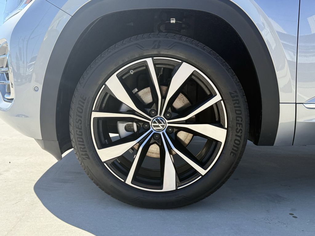 2026 Volkswagen Atlas Cross Sport 2.0T SEL Premium R-Line - 8