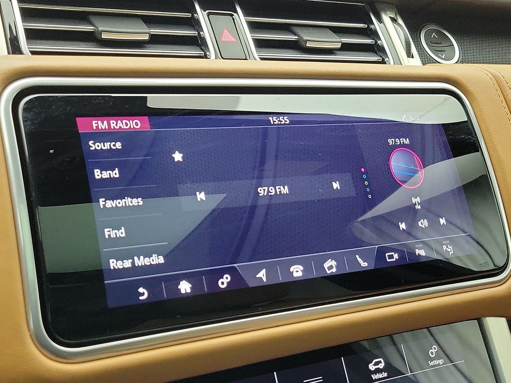 Thumbnail: 2019 Land Rover Range Rover - 17