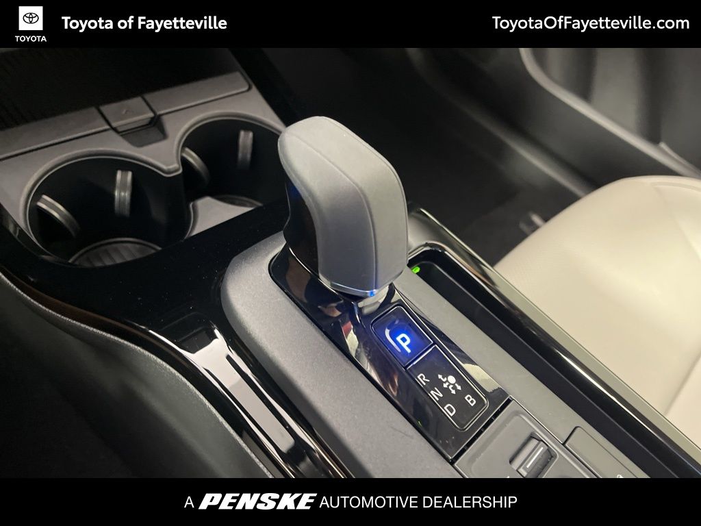 Thumbnail: 2024 Toyota Prius - 32