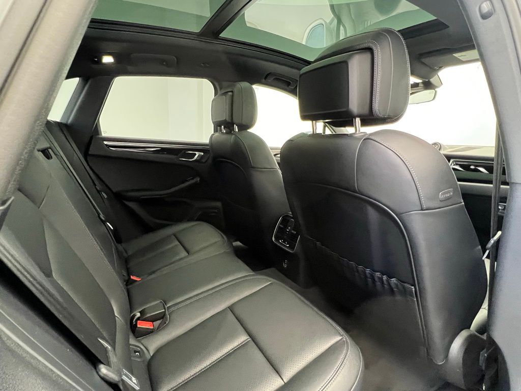 Thumbnail: 2024 Porsche Macan - 16