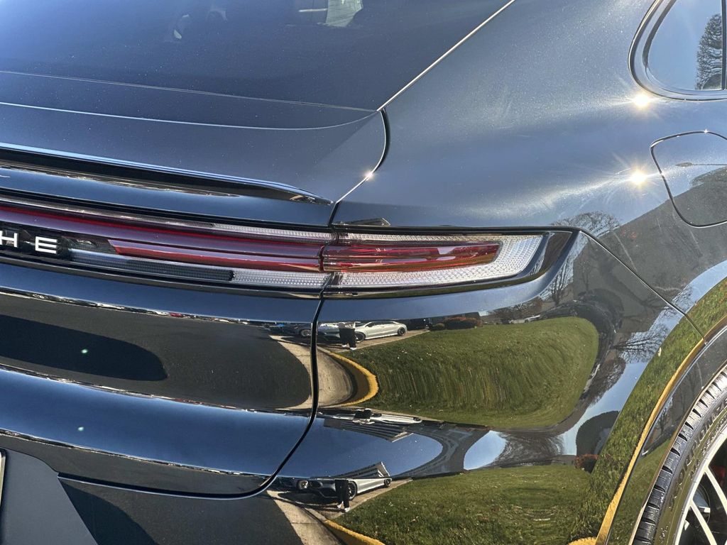 Thumbnail: 2025 Porsche  - 8