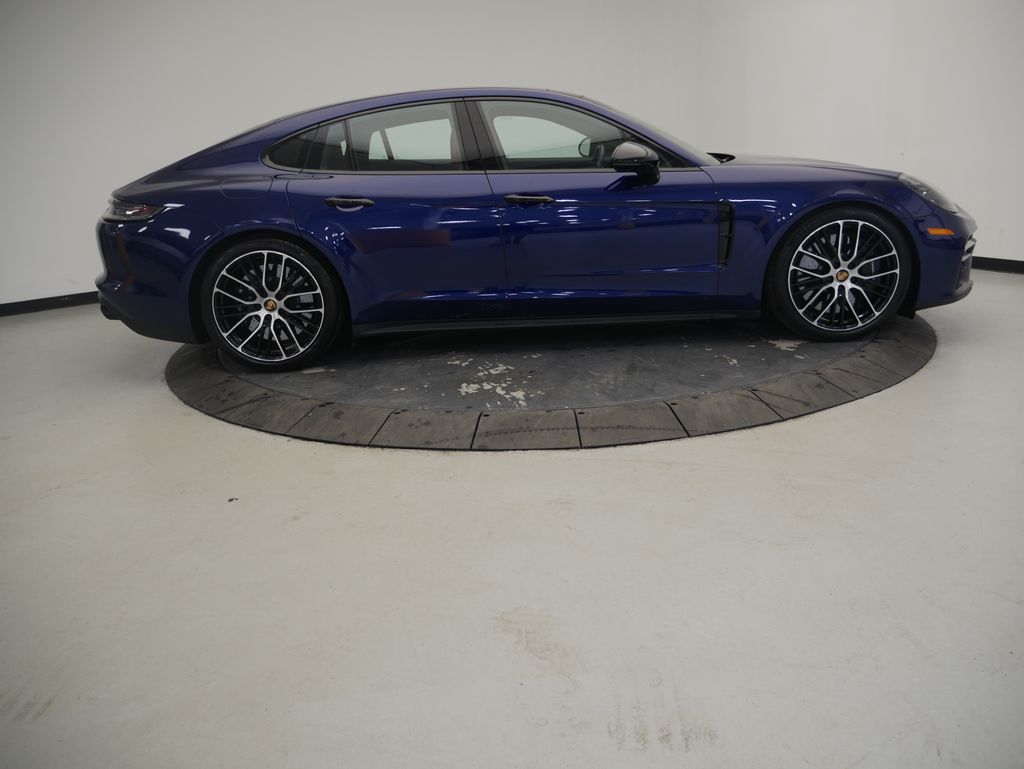 Thumbnail: 2022 Porsche Panamera - 7