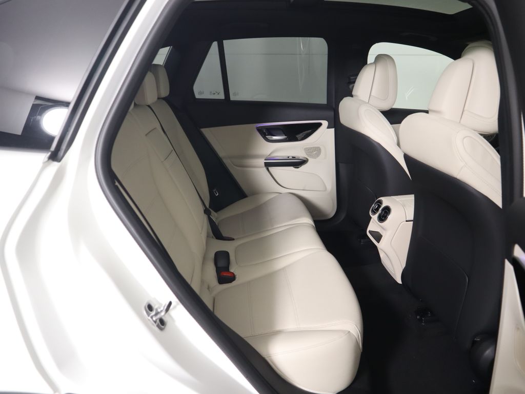 Thumbnail: 2026 Mercedes-Benz GLC - 23