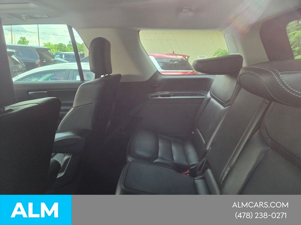 Used 2025 Black Ford Platinum image 7