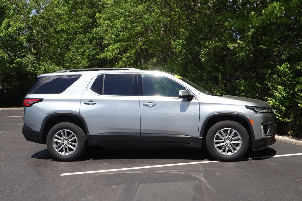 Thumbnail: 2023 Chevrolet Traverse - 10