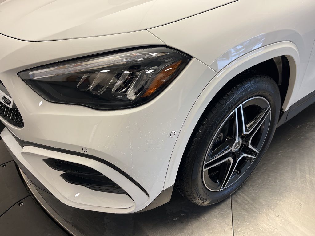 Thumbnail: 2025 Mercedes-Benz GLA - 9