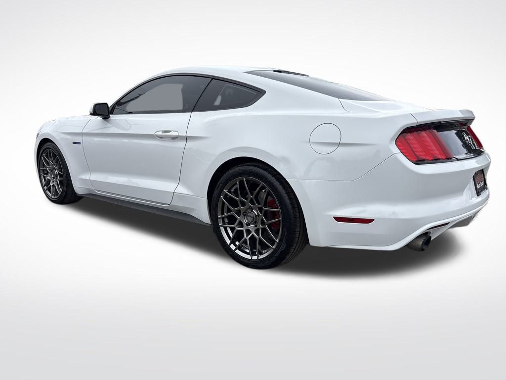 2017 Oxford White Ford Mustang V6 RWD Coupe