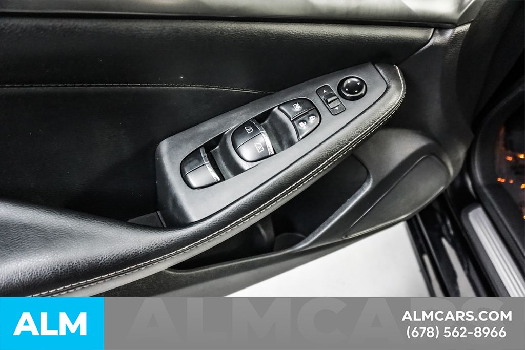 Used 2023 Black Nissan 3.5 SL image 49