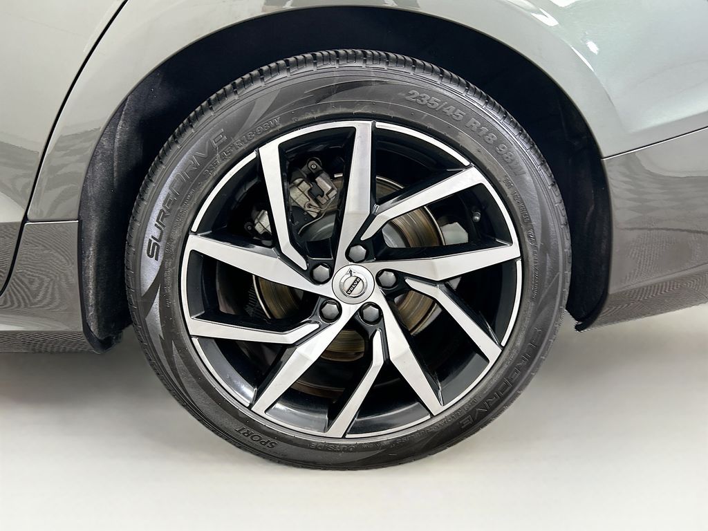 Thumbnail: 2020 Volvo S60 - 29