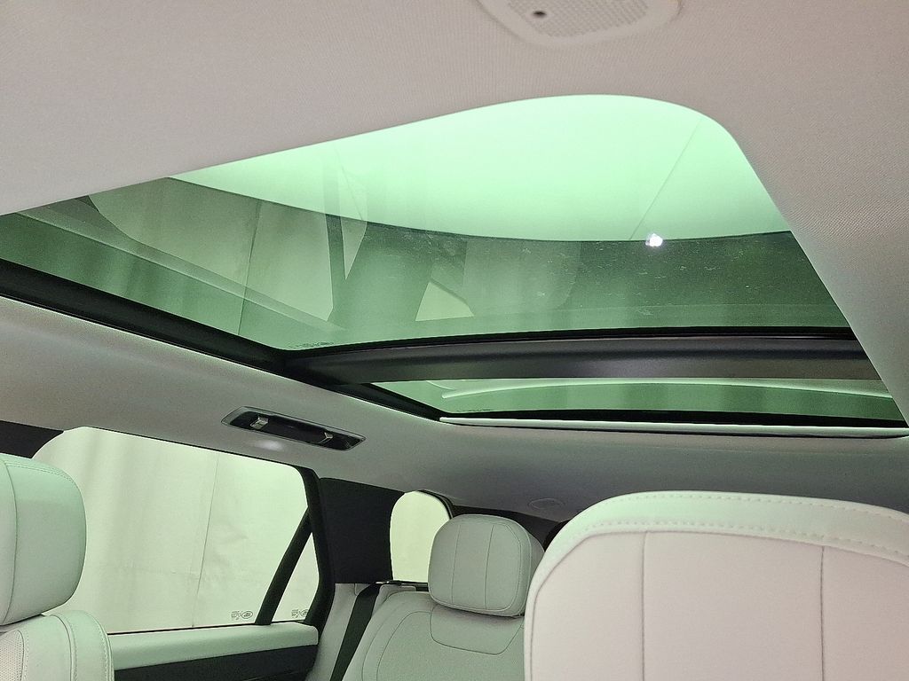 Thumbnail: 2023 Land Rover Range Rover Sport - 15