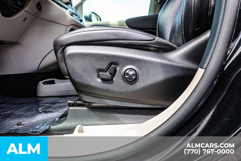 2023 Chrysler Pacifica Touring L photo 26