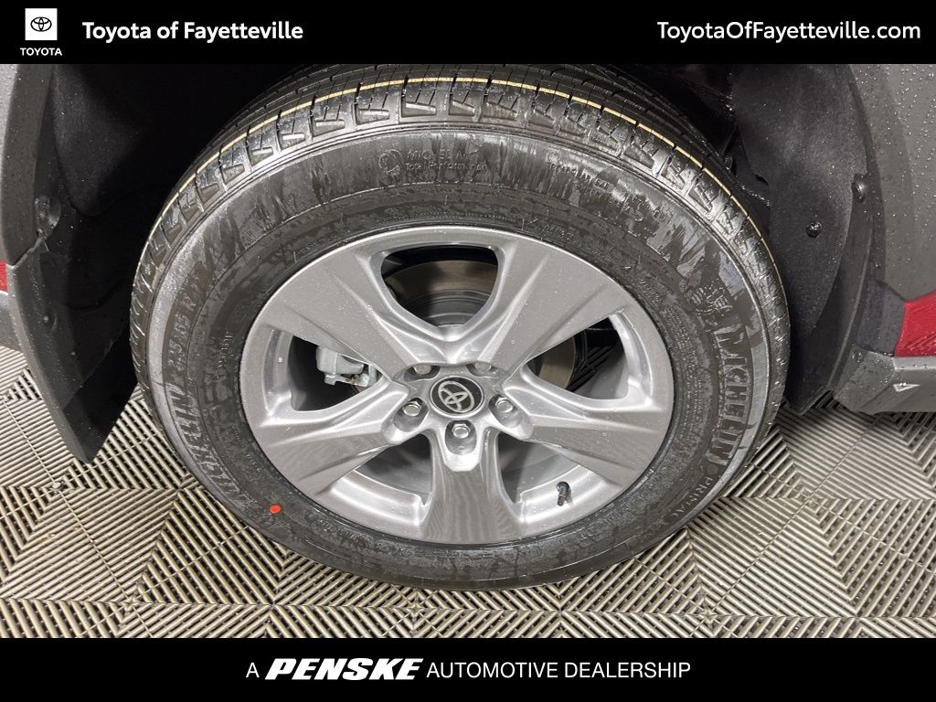 Thumbnail: 2025 Toyota RAV4 - 16