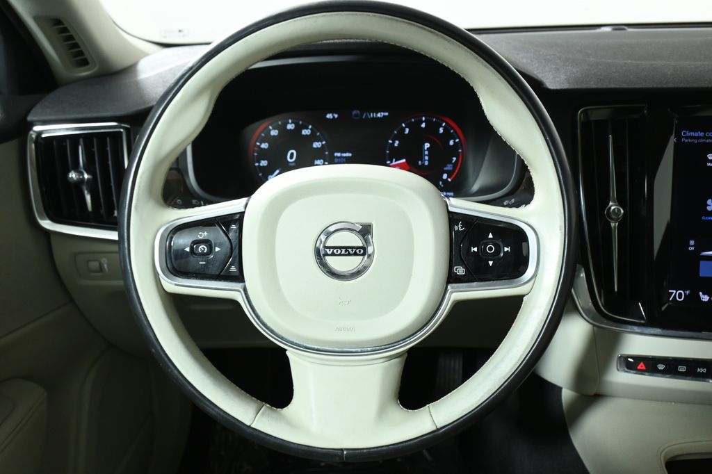 Thumbnail: 2018 Volvo S90 - 16