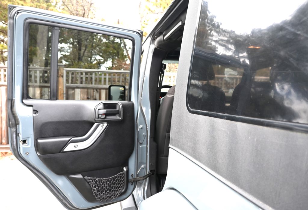 Thumbnail: 2015 Jeep Wrangler - 10