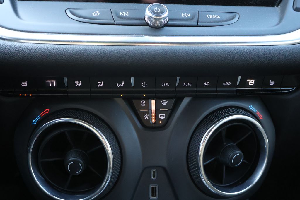 Thumbnail: 2023 Chevrolet Blazer - 24