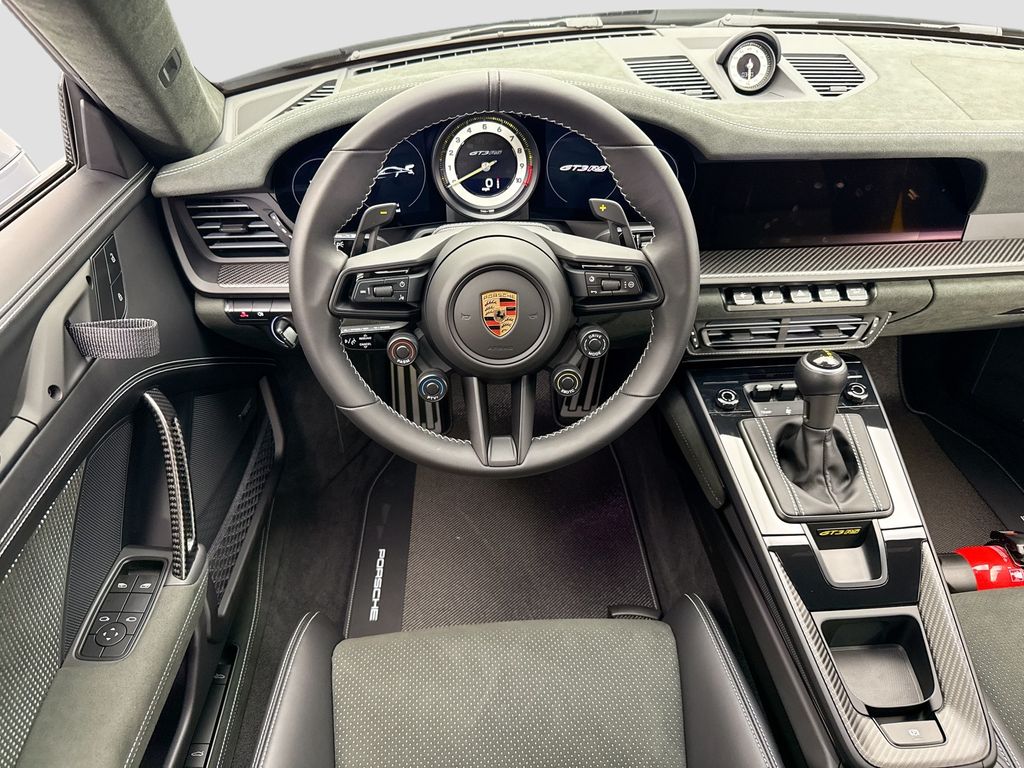 Thumbnail: 2025 Porsche 911 - 13