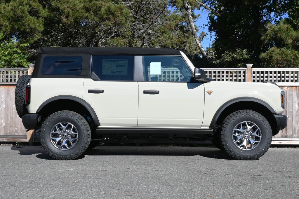 Thumbnail: 2025 Ford Bronco - 6