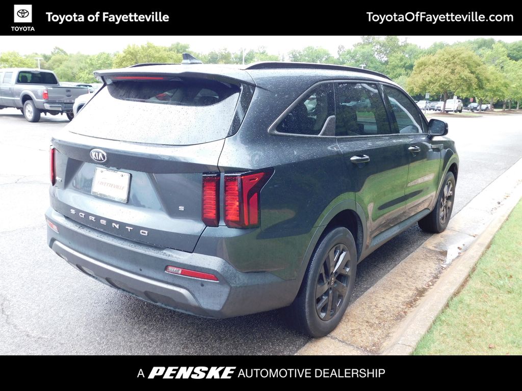 Thumbnail: 2021 Kia Sorento - 4