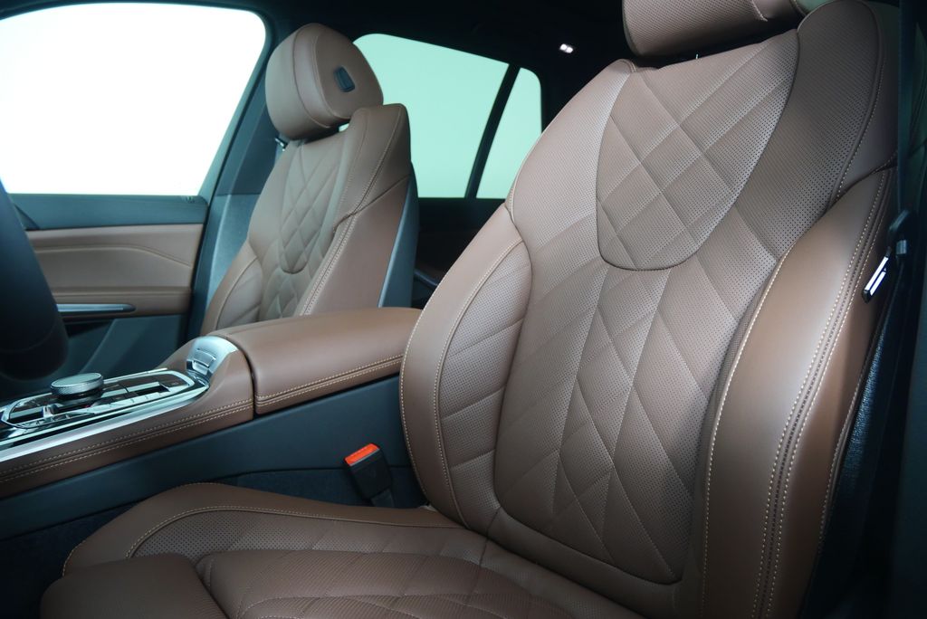 Thumbnail: 2026 BMW X5 - 11