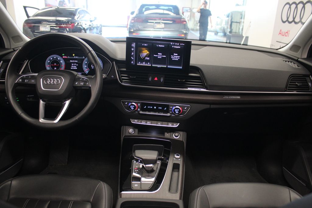 Thumbnail: 2023 Audi Q5 - 10
