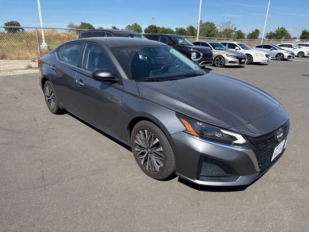 2024 Nissan Altima 2.5 SV FWD