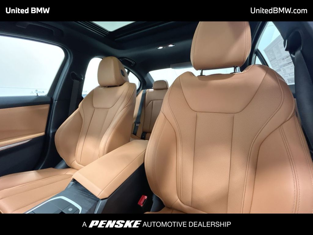 Thumbnail: 2025 BMW 3 Series - 13