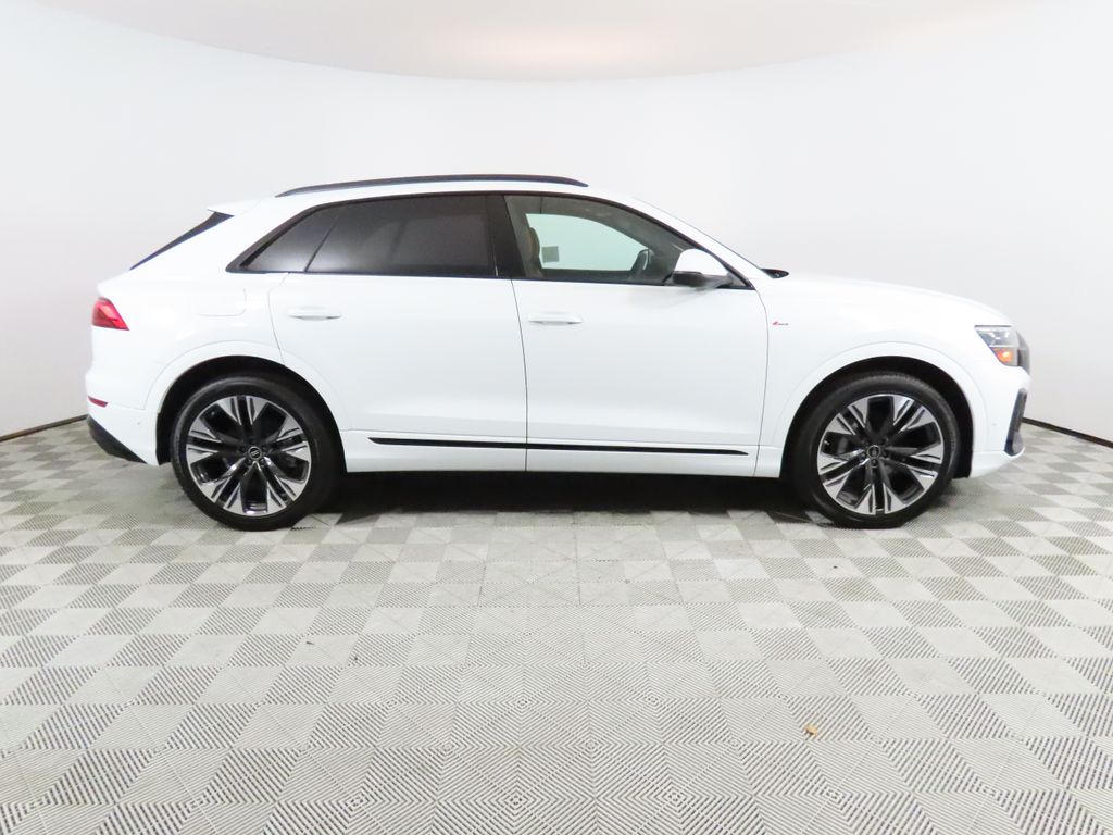 Thumbnail: 2026 Audi Q8 - 6