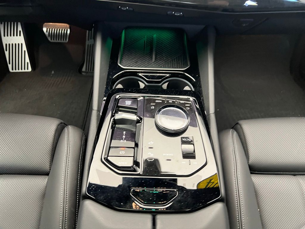 Thumbnail: 2024 BMW 5 Series - 11