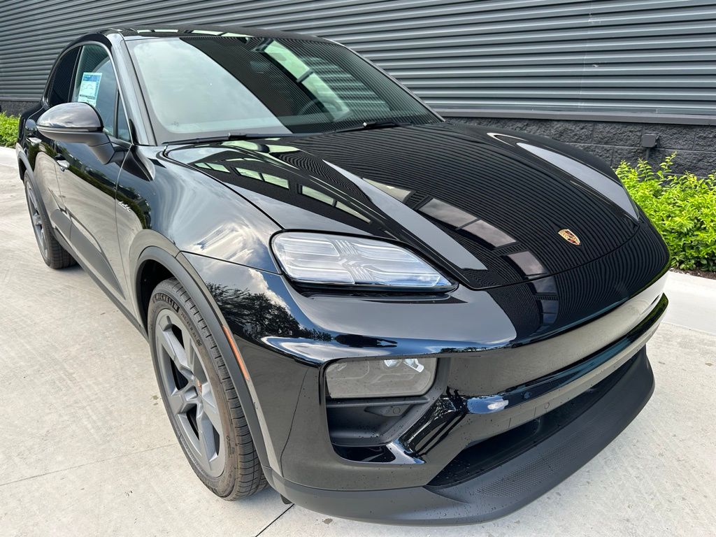 Thumbnail: 2025 Porsche Macan - 10