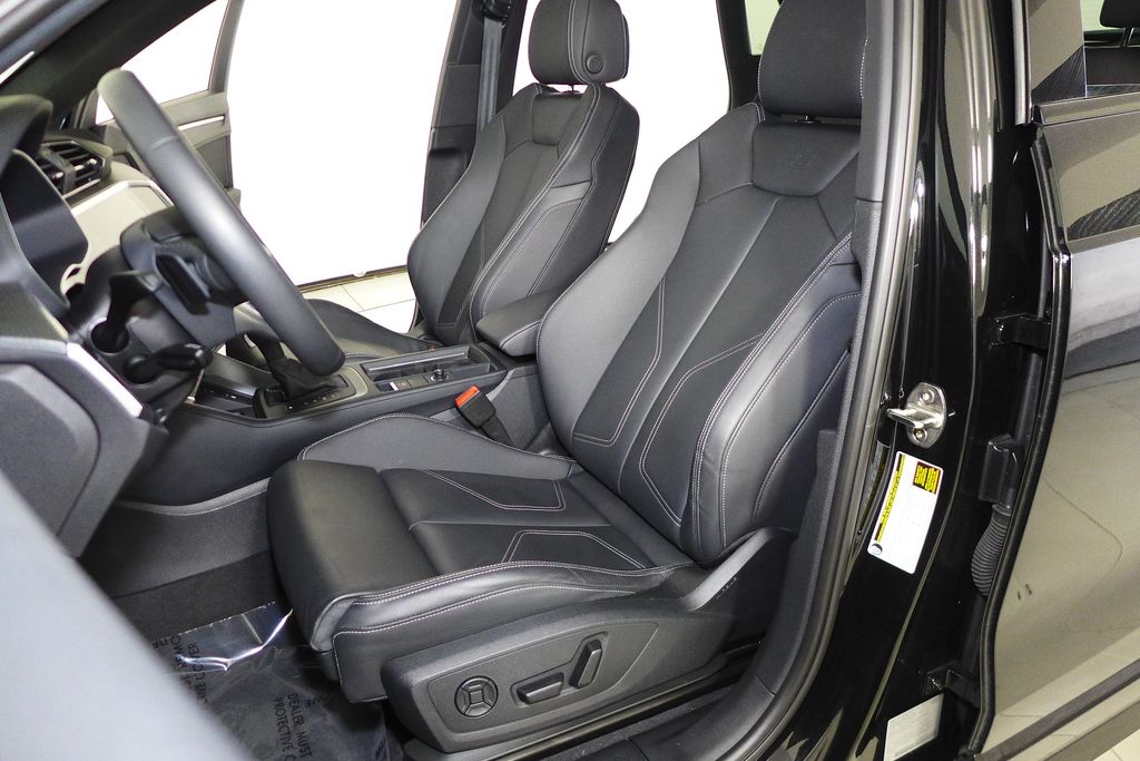 Thumbnail: 2025 Audi Q3 - 22