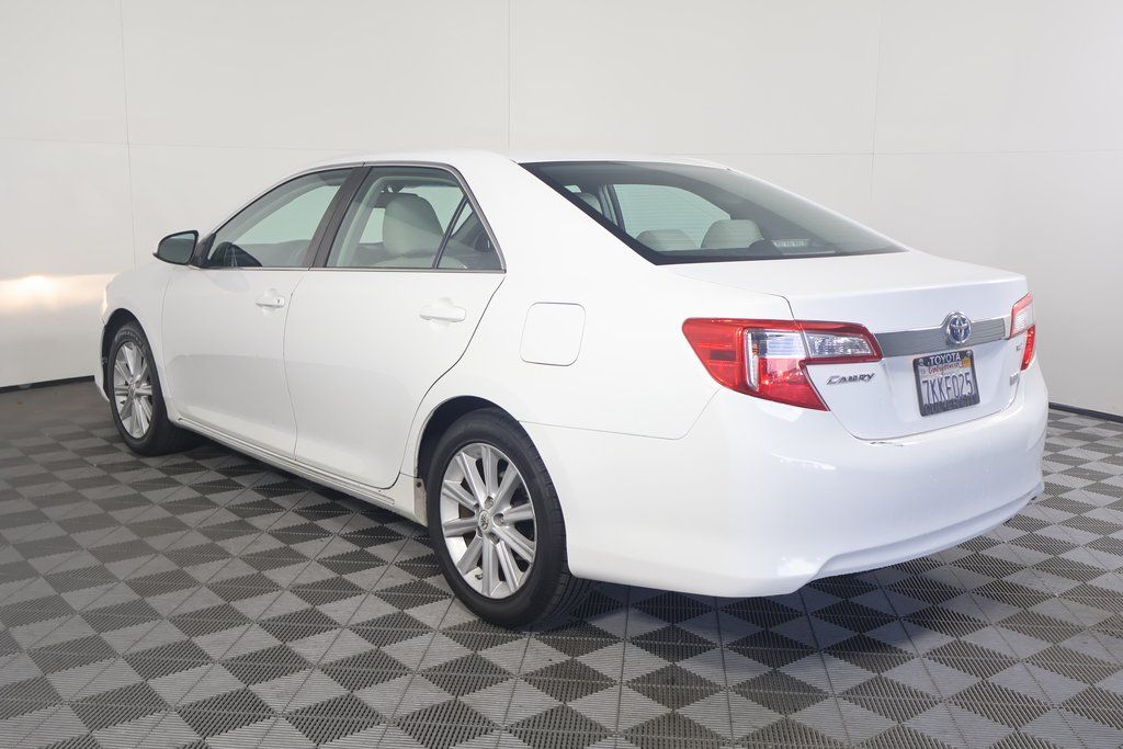 2013 Toyota Camry XLE 4