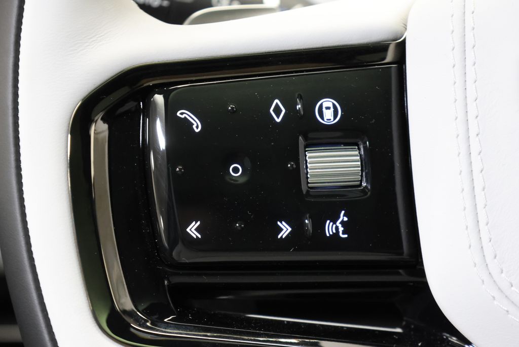 Thumbnail: 2026 Land Rover Range Rover Sport - 18