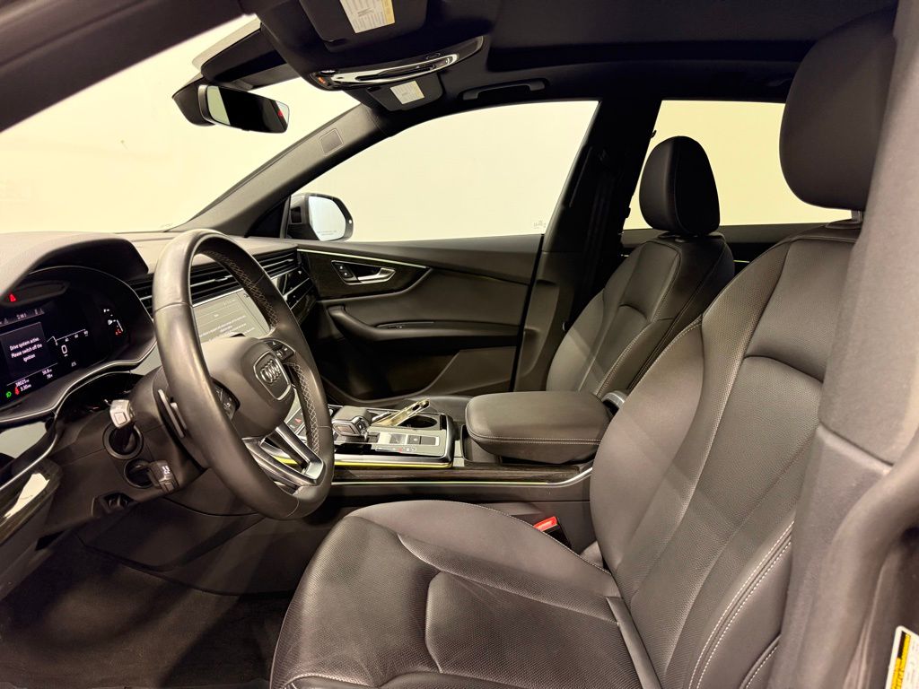 Thumbnail: 2021 Audi Q8 - 12
