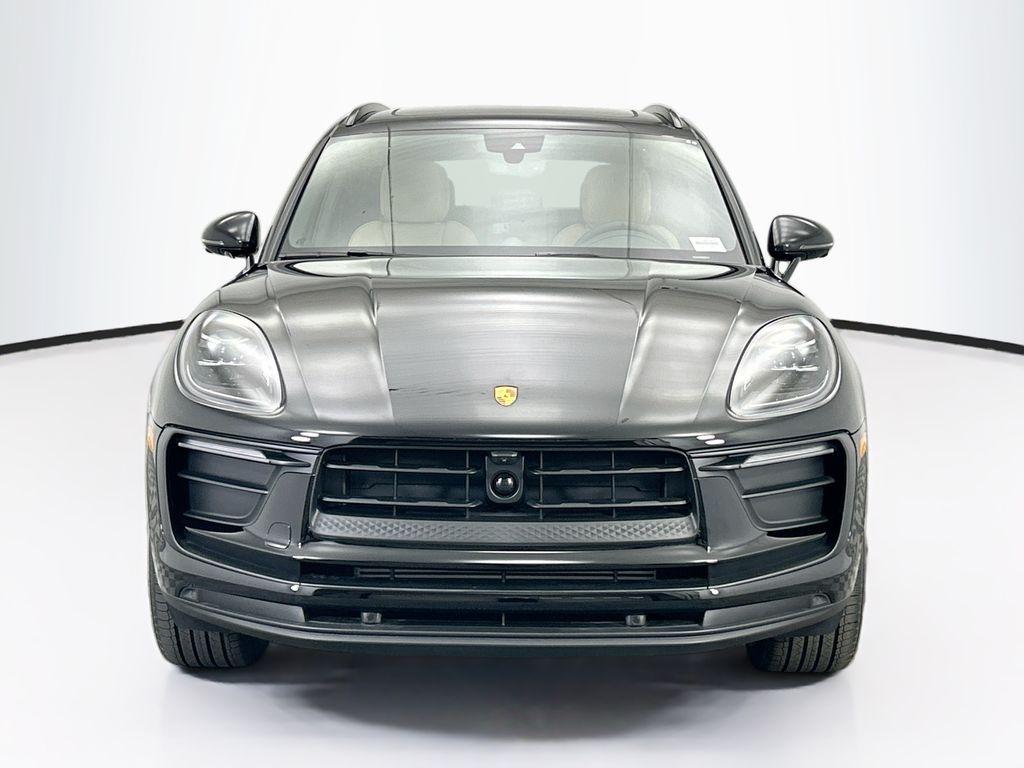 Thumbnail: 2026 Porsche Macan - 10