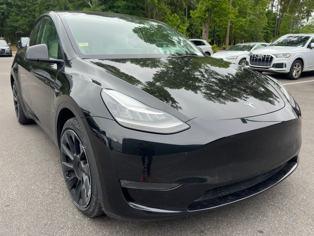 Solid Black 2022 Tesla Model Y Long Range AWD SUV / Crossover All-Wheel Drive 1-Speed Automatic