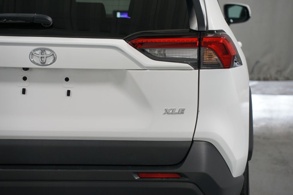 Thumbnail: 2024 Toyota RAV4 - 10