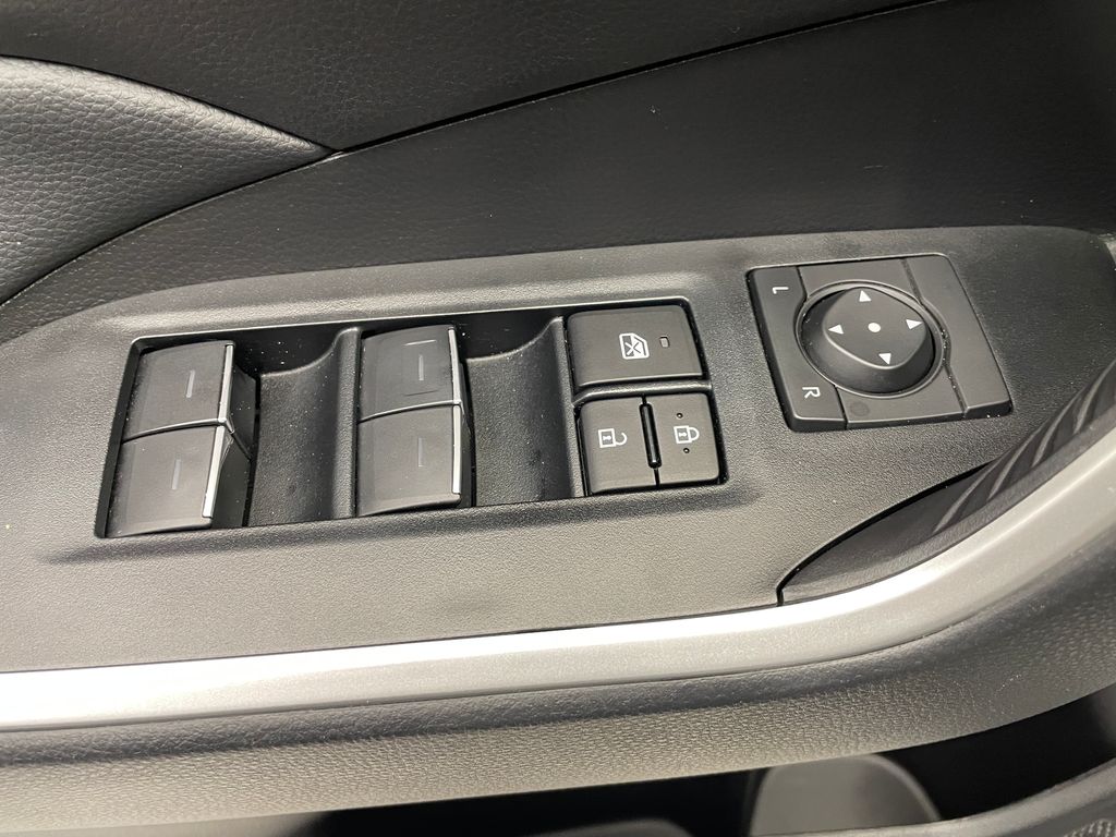 2024 Toyota RAV4 XLE 10