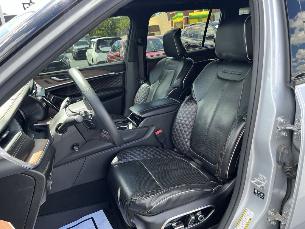 Used 2021 Silver Jeep Summit image 17