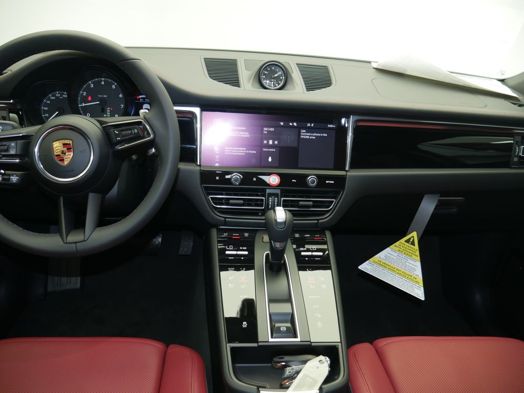 Thumbnail: 2026 Porsche Macan - 29