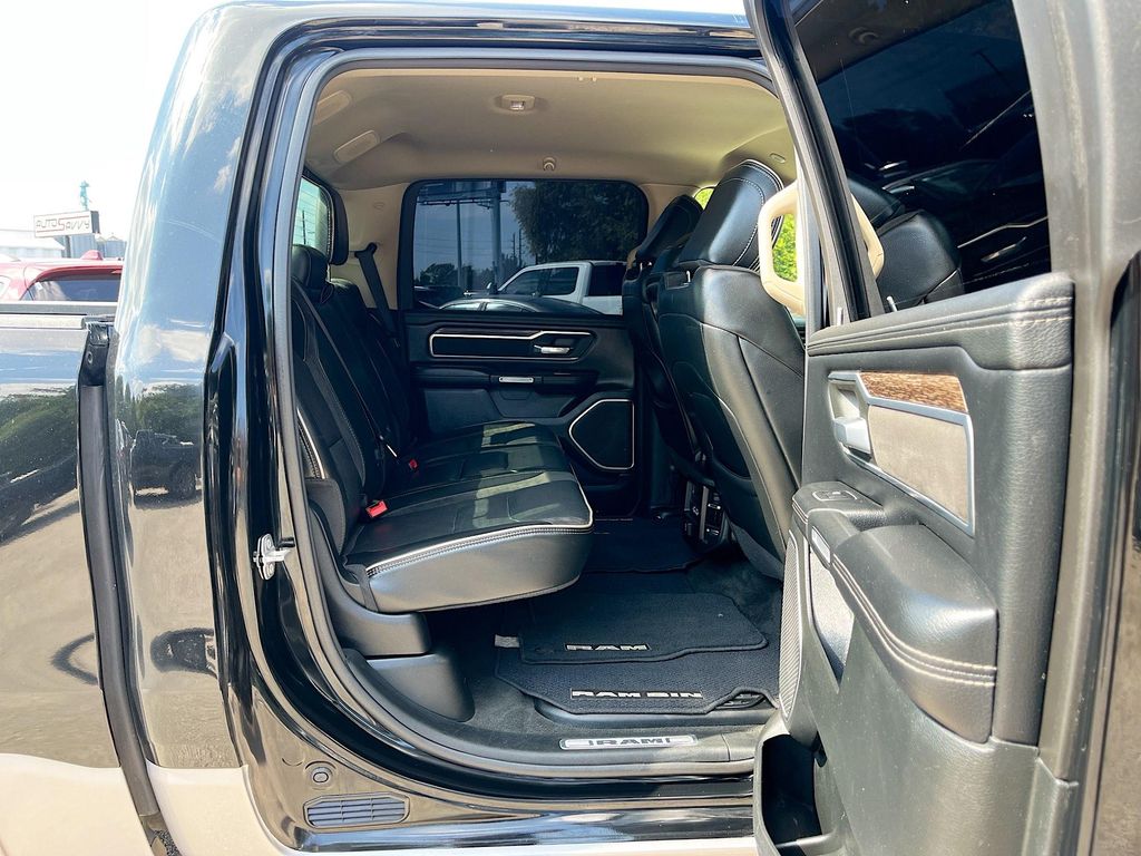 Used 2020 Black Ram Laramie image 27