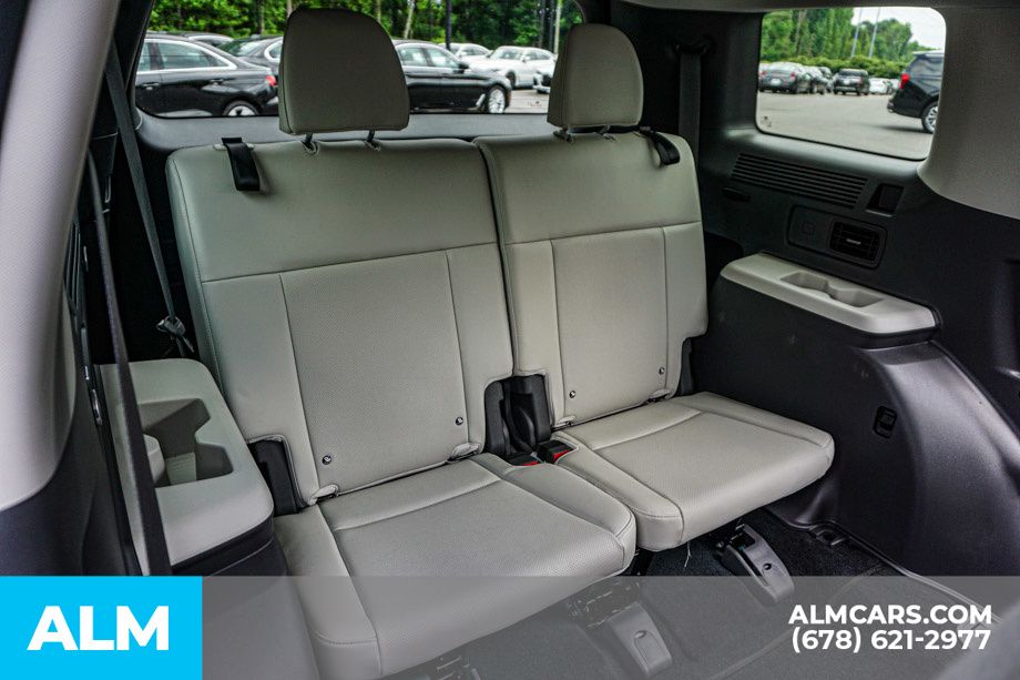 Used 2024 Green Hyundai SEL image 23