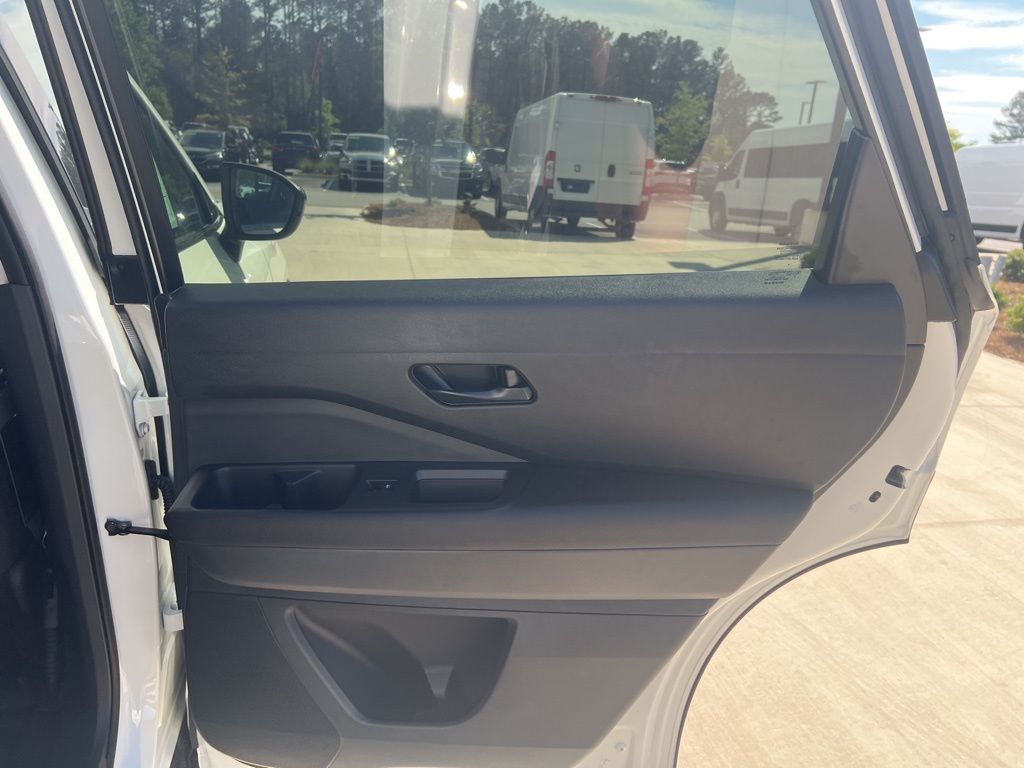 2025 Glacier White Nissan Pathfinder S FWD SUV