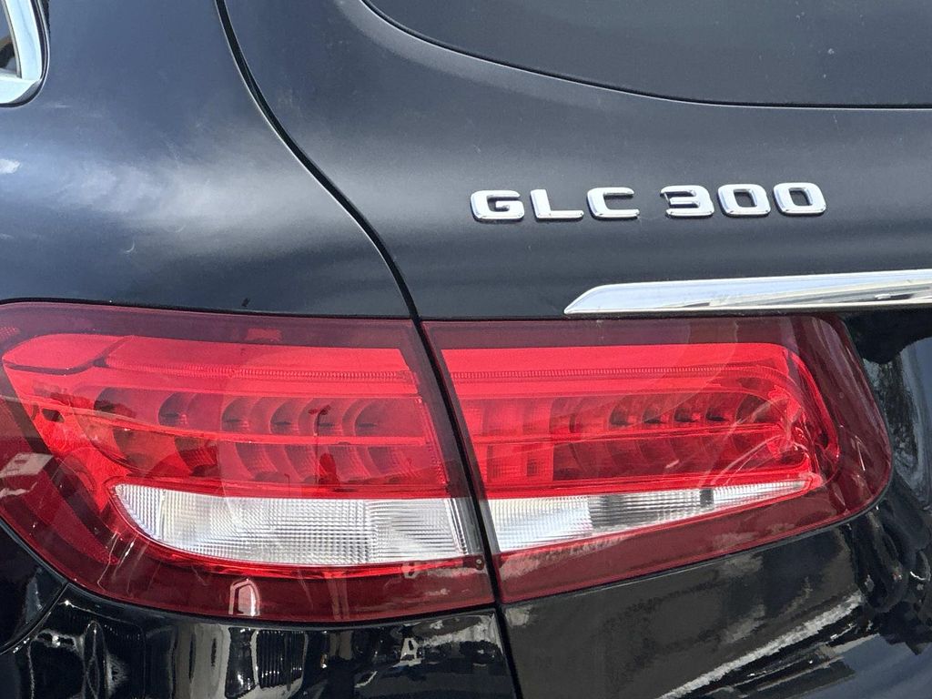 Thumbnail: 2019 Mercedes-Benz GLC - 12