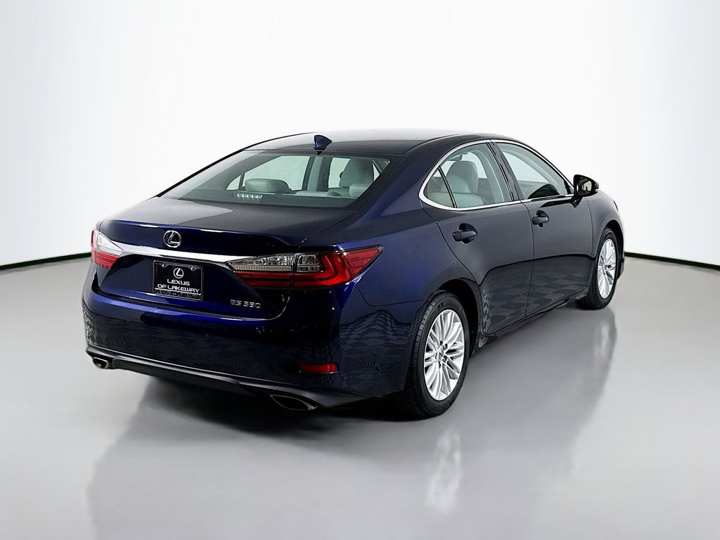 Thumbnail: 2017 Lexus ES - 5