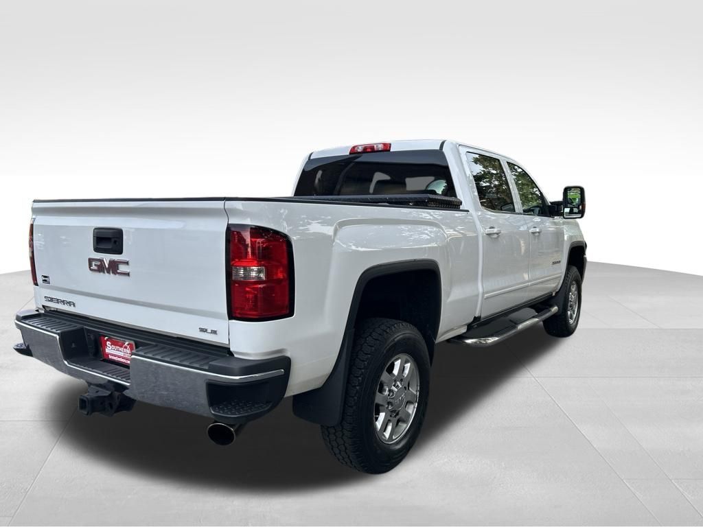 Used 2015 White GMC SLE image 5