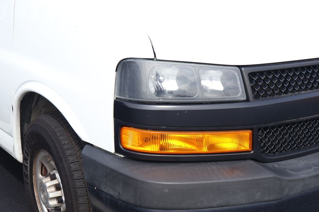 Thumbnail: 2019 Chevrolet Express - 4